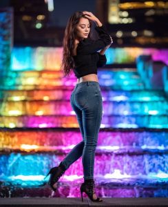 Canon 85mm f1.8: (Best lens for night photography Canon t7)
