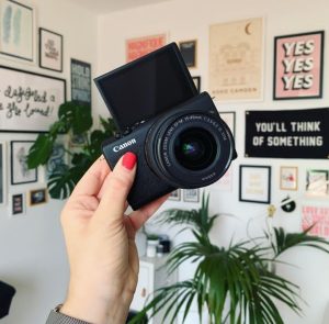 Canon EOS M200 – Best Mirrorless Camera for Vlogging Under $500